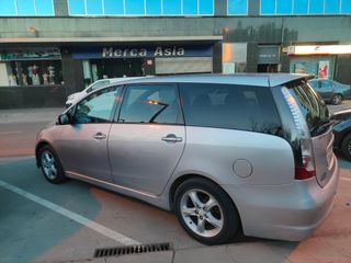 Mitsubishi Grandis 2006