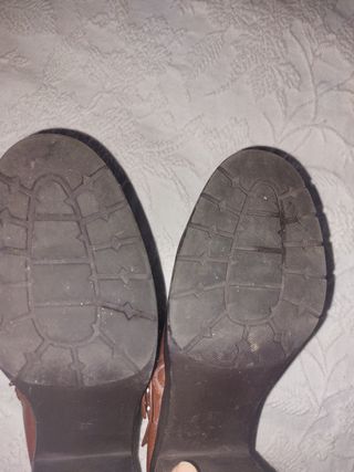 Botines de piel. Número 37. Marca Mtng.
