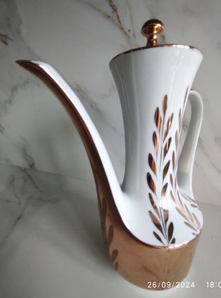 Cafetera de porcelana