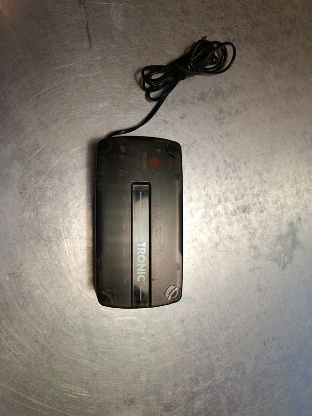 Cargador de pilas universal