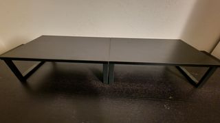 Scrivania Ikea Malm con supporto monitor