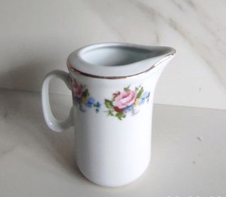 Jarrita de porcelana para leche