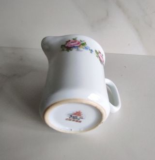 Jarrita de porcelana para leche