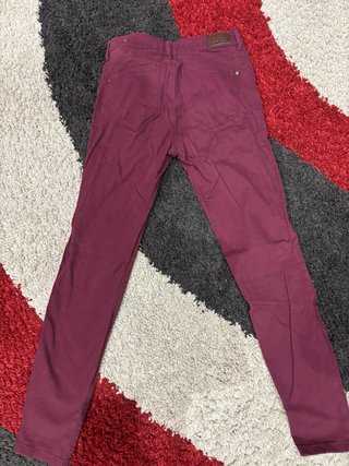 Pantalón pitillo efecto push up