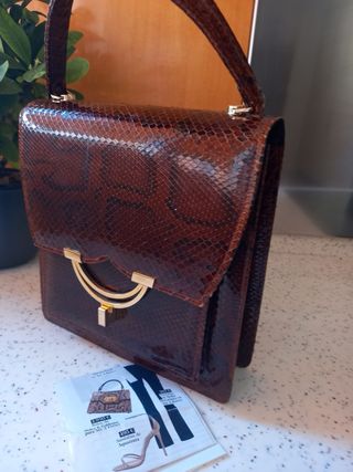 Bolso de piel de serpiente