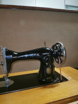 Máquina de coser SINGER 15J de 1954
