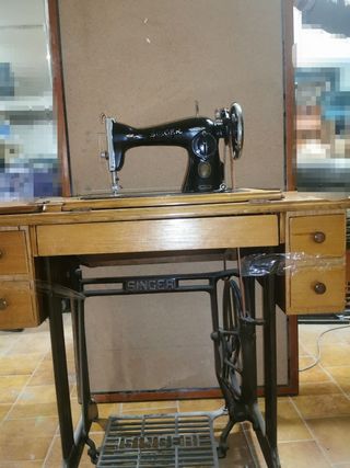 Máquina de coser SINGER 15J de 1954
