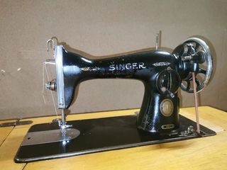 Máquina de coser SINGER 15J de 1954
