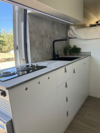 FURGONETA CAMPERIZADA + GARAJE
