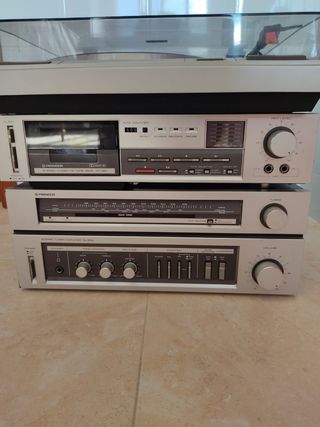 Equipo de música Pioneer antiguo