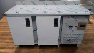 BAJOS MOSTRADORES FABRICADOS A MEDIDA