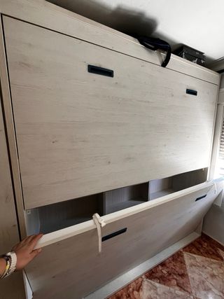 Litera de madera con armario