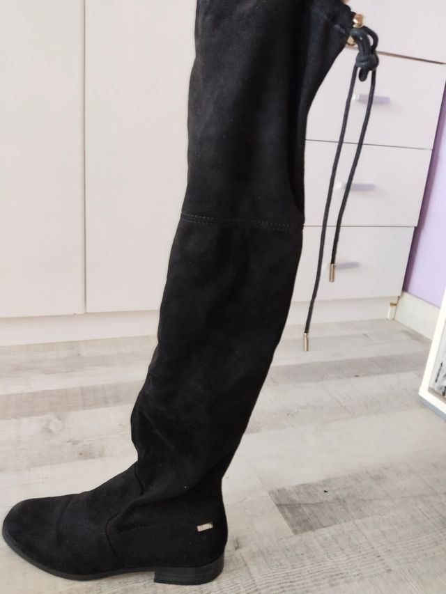 Botas altas negras