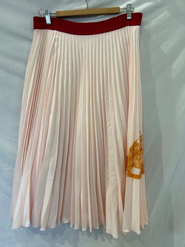 Falda de tablas con vuelo de bimba y Lola