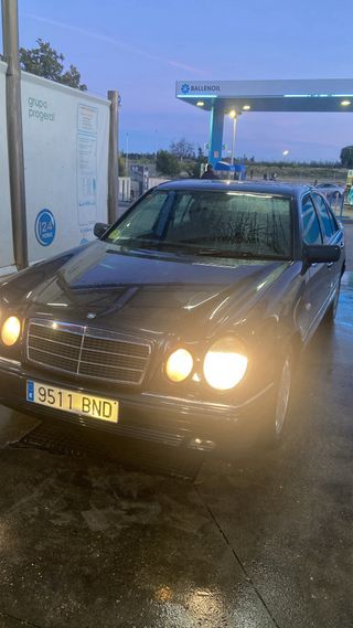 Mercedes-Benz Clase E 2001