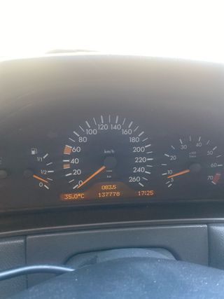 Mercedes-Benz Clase E 2001