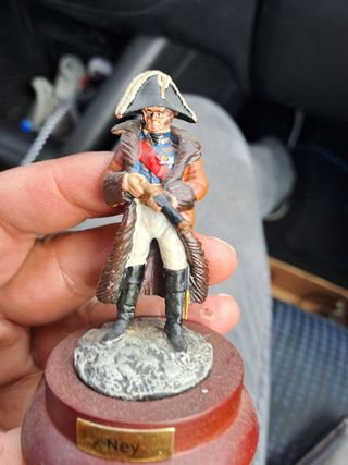 Soldatini1 cavaliere e cinque statuine epiche