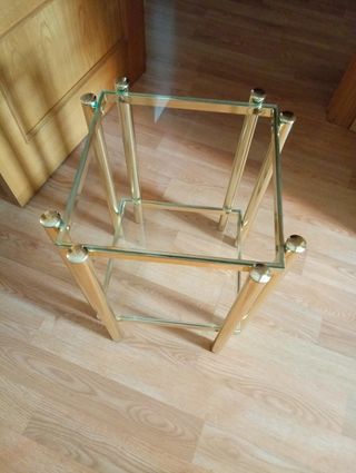 Mesa pequeña.