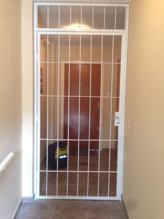 REJAS DE SEGURIDAD PARA PUERTAS Y VENTANAS