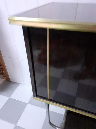 Mesa de tele antigua