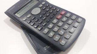 MAQUINA CALCULAR CIENTIFICA CASIO FX-82MS