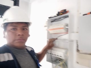 ELECTRICISTA Y FONTANERO EXPERTO