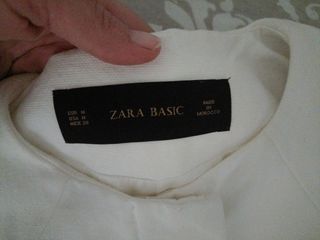 Chaqueta manga midi de zara