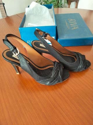 Zapatos peep toe 