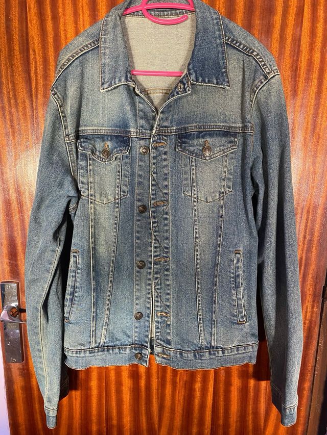 Cazadora vaquera hombre de Zara