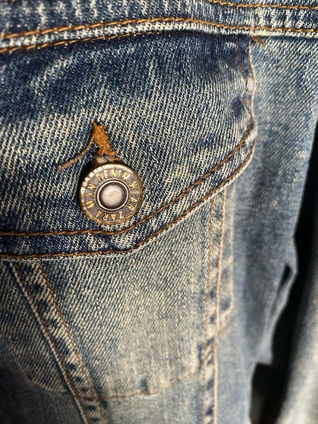 Cazadora vaquera hombre de Zara