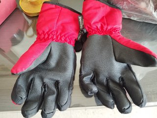 Esquís y botas para principiantes.