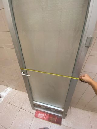 Puerta aluminio galería