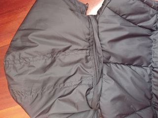 Chaleco acolchado azul marino niño con capucha