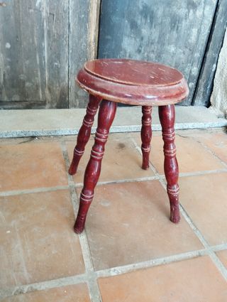 Taburete rojo