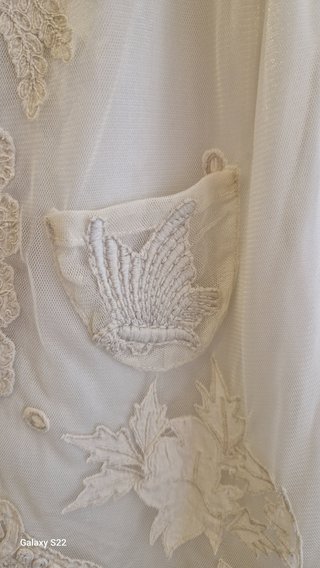 Minivestido  bordado antiguo y tul