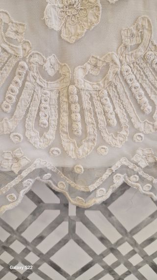 Minivestido  bordado antiguo y tul