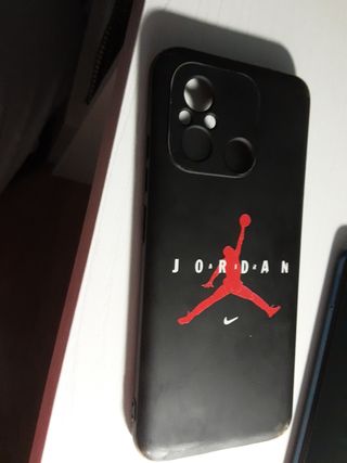 Movil xiaomi redmi 12c con funda