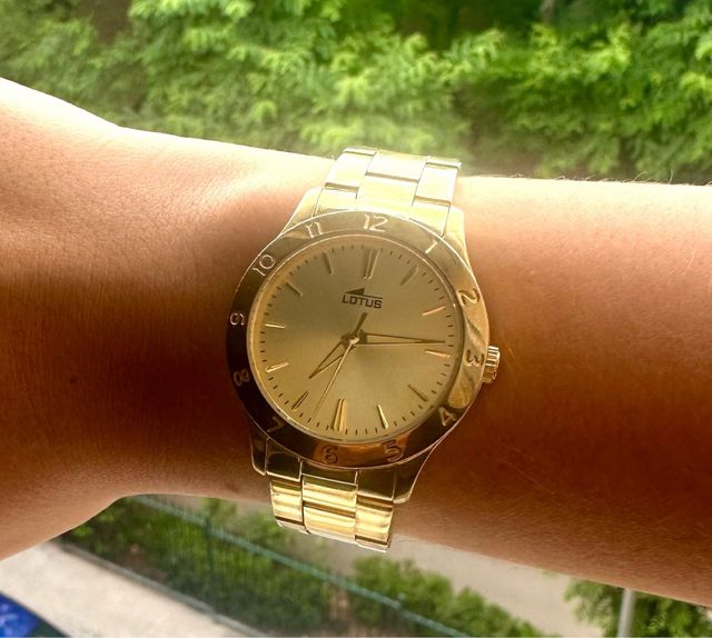Orologio in oro Lotus