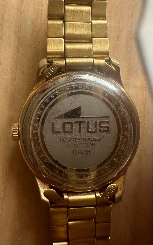 Orologio in oro Lotus