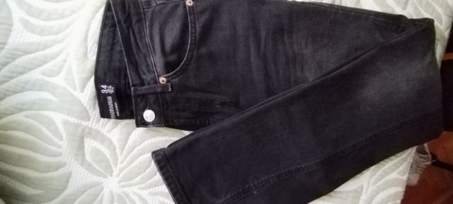 Jeans Stradivarius D98 talla 34 Nuevos sin etiquet