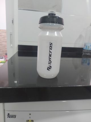Botellero con botella syncros