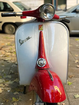 Alquilo Vespa de mas de 50 años para eventos.