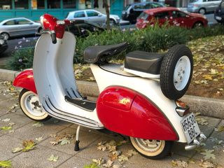 Alquilo Vespa de mas de 50 años para eventos.