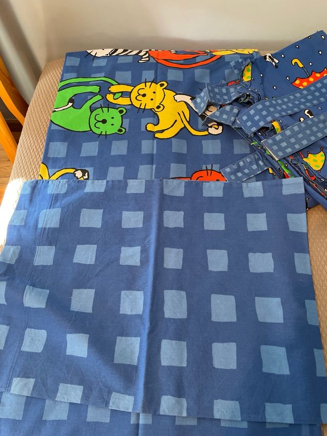 Funda edredon, almohada, cojin y cortinas. Ikea