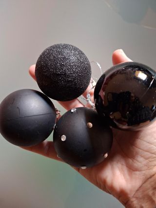NAVIDAD. Bolas de Navidad negras
