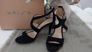 Tacones Negros Unisa