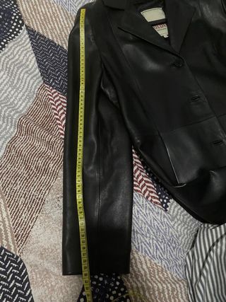 Chaqueta piel negra