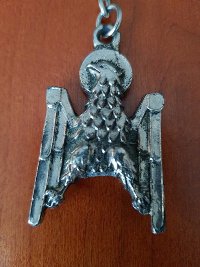 Antiguo llavero de águila.