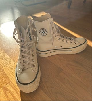 Zapatilla Victoria blancas plataforma.TipoConverse