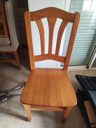 Conjunto mesa extensible y 6 sillas de salón